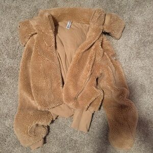 ALO Yoga Sherpa Jacket in Camel Brown